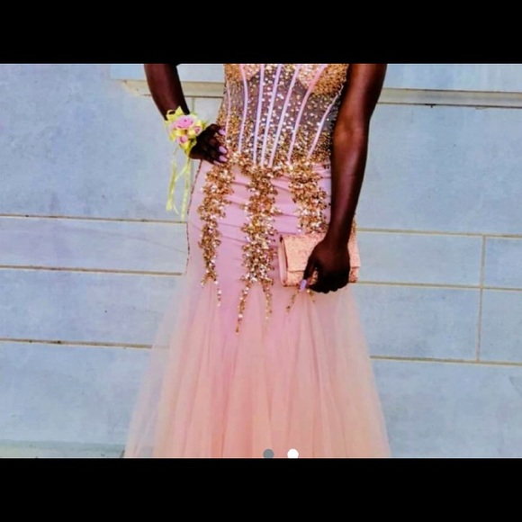 Prom dresses - Picture 5 of 8